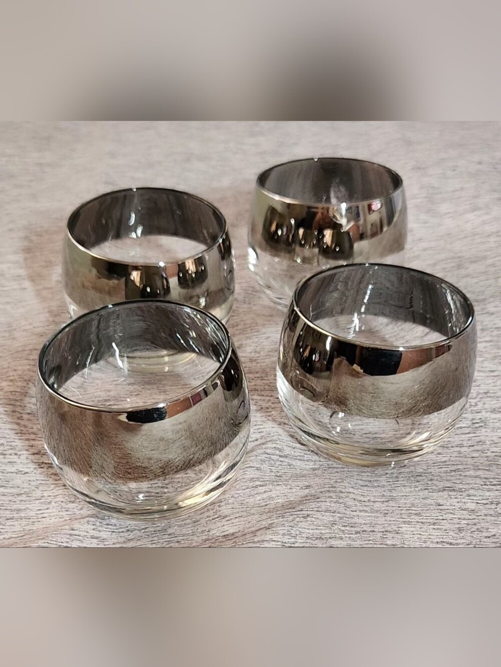 4 Vintage Dorothy Thorpe Thick Metalic Band Rim Roly Poly Glasses Tumblers 5oz.